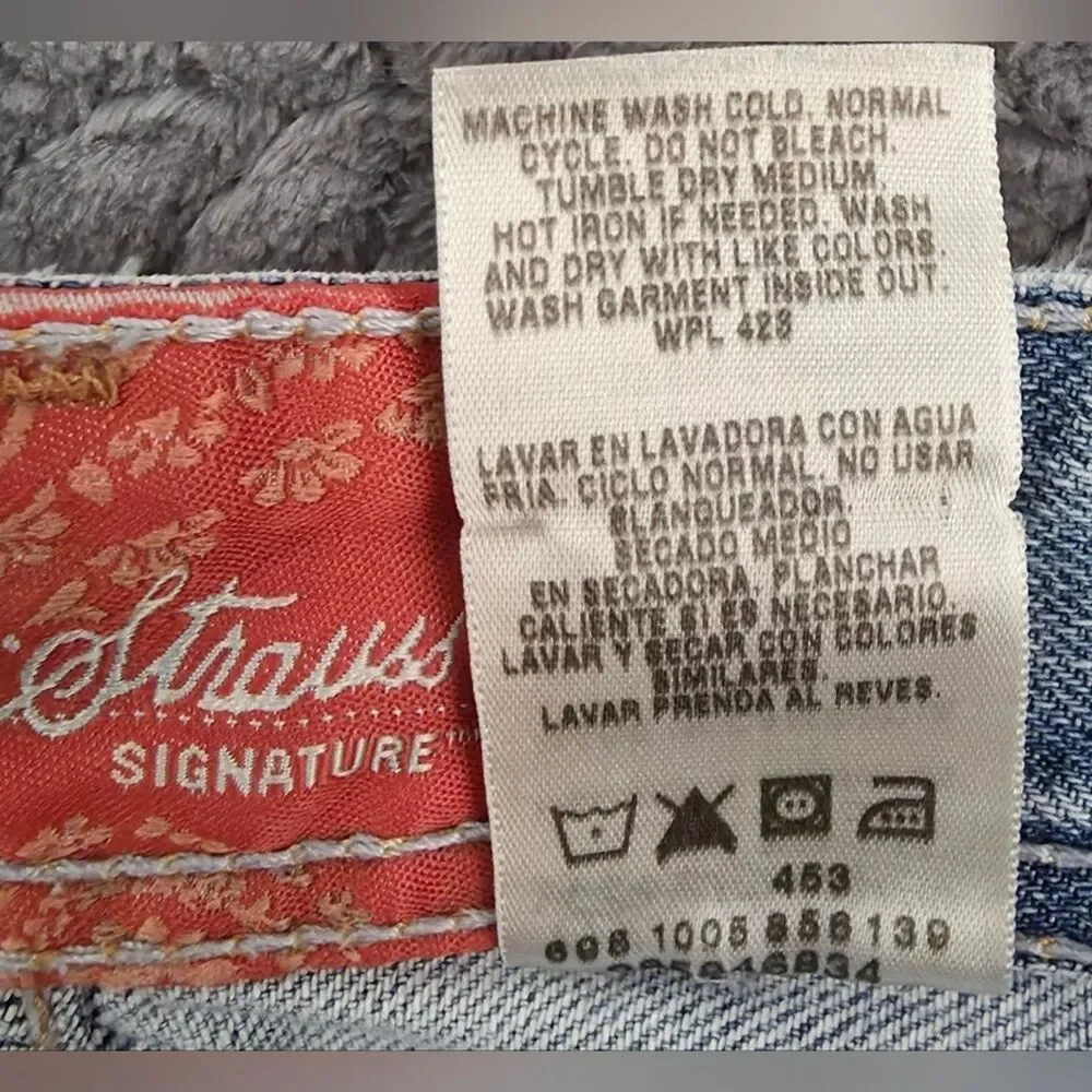 Levis chic comfortable